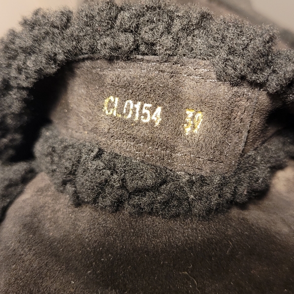 Louis Vuitton Women's Suede Boots - Picture 9 of 9